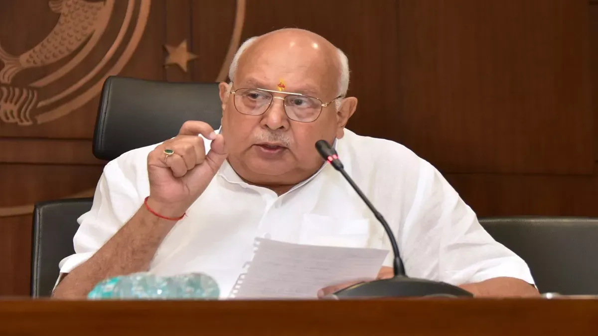 यूपी के 75 जिलों में 25.74 लाख टन खाद मौजूद! कृषि मंत्री शाही ने कहा- किसानों को उर्वरक की कोई किल्लत नहीं होगी