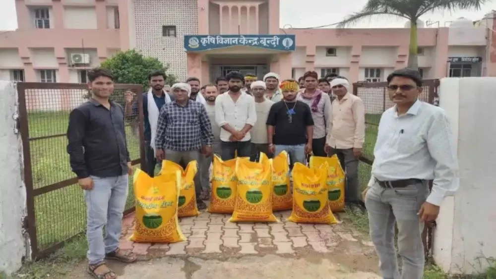 सोयाबीन की पैदावार बढ़ाने के लिए किसानों को मिला ट्रेनिंग और उन्नत किस्मों के बीज