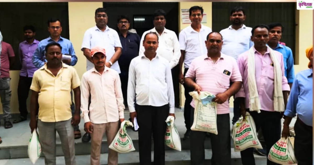 बस्ती में कृषि विभाग ने बांटे किसानों को मुफ्त मिल्लेट्स बीज, DSR का डेमो दिखाया