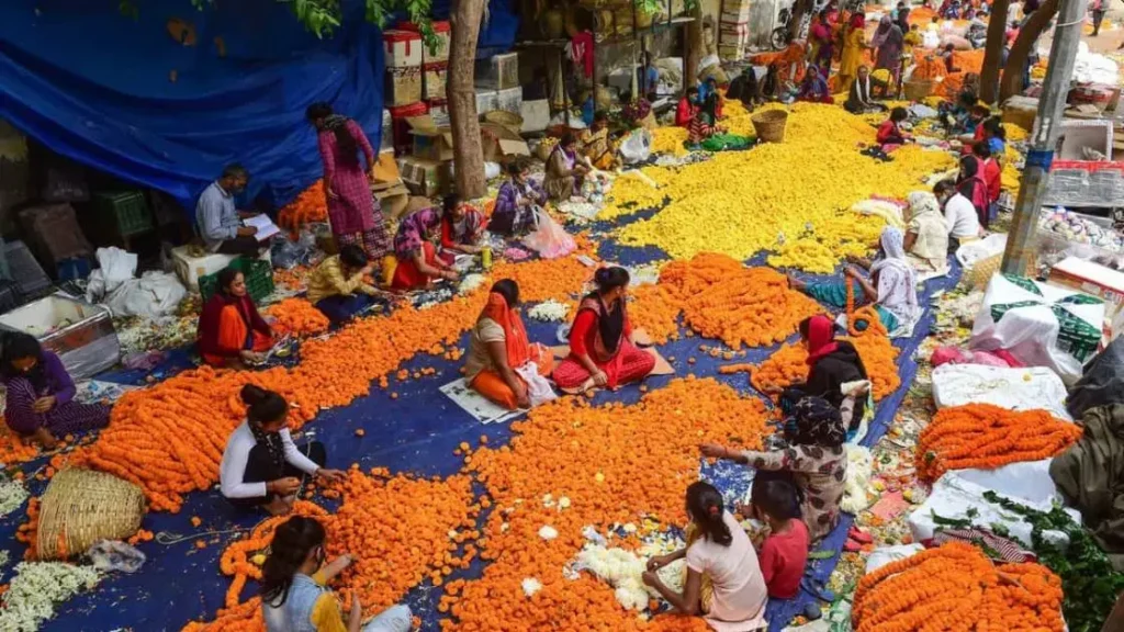 Yogi government's big announcement, now there will be no tax on selling flowers outside the market