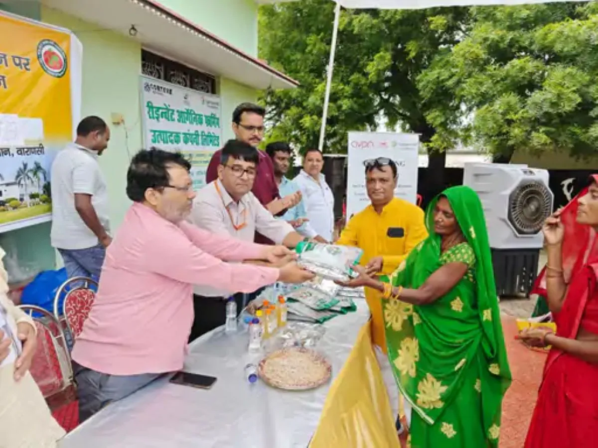 मिर्जापुर में जैविक खेती का प्रशिक्षण, 100 किसानों को मिली फ्री किट और सब्जी बीज
