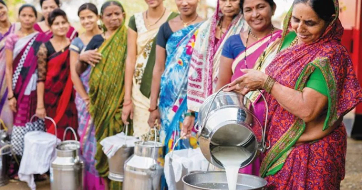 यूपी में दुग्ध क्रांति, 45 लाख ग्रामीण महिलाएं बनीं ‘लखपति’, हर साल करोड़ों का कारोबार